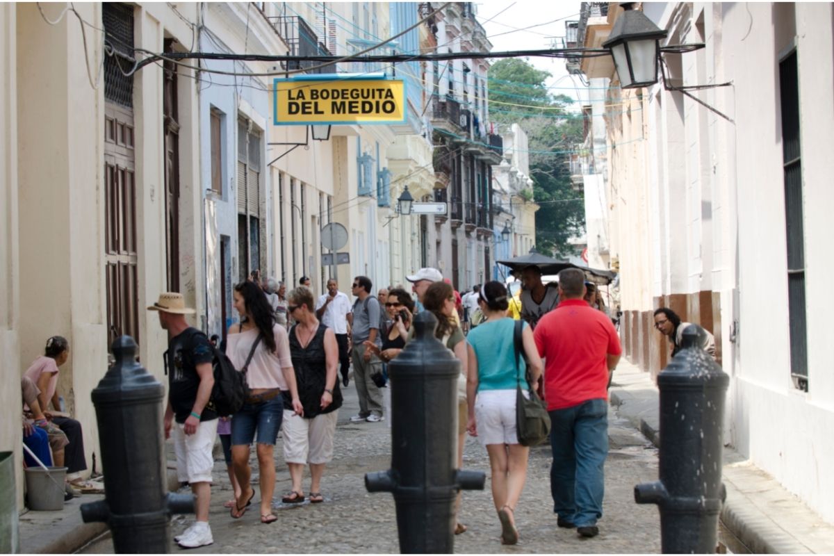 Visit Bodeguita-Del-Medio In Havana