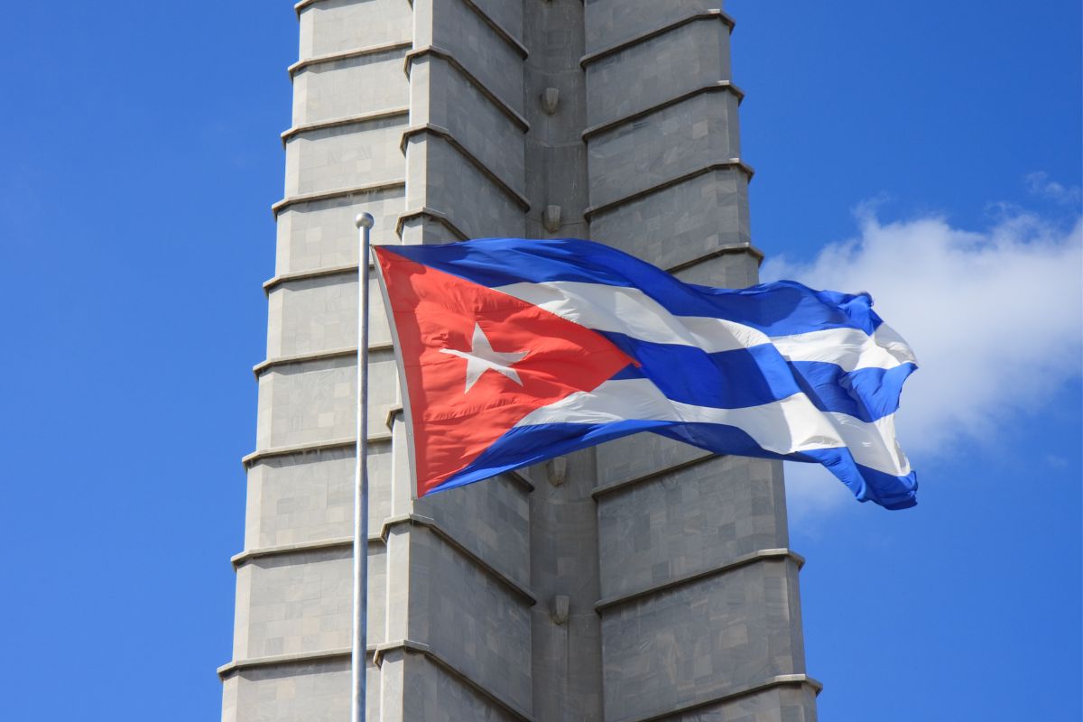 What Does The Cuban Flag Look Like And What Does It Mean?